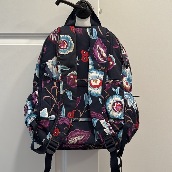 Vera Bradley Mayfair in bloom quilted backpack bag floral - Picture 2 of 9